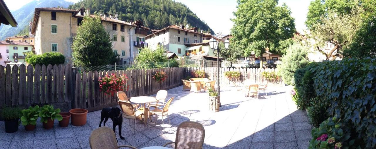 Albergo Garn\u00EC Cavento Pinzolo Exterior foto