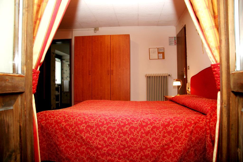 Albergo Garn\u00EC Cavento Pinzolo Exterior foto