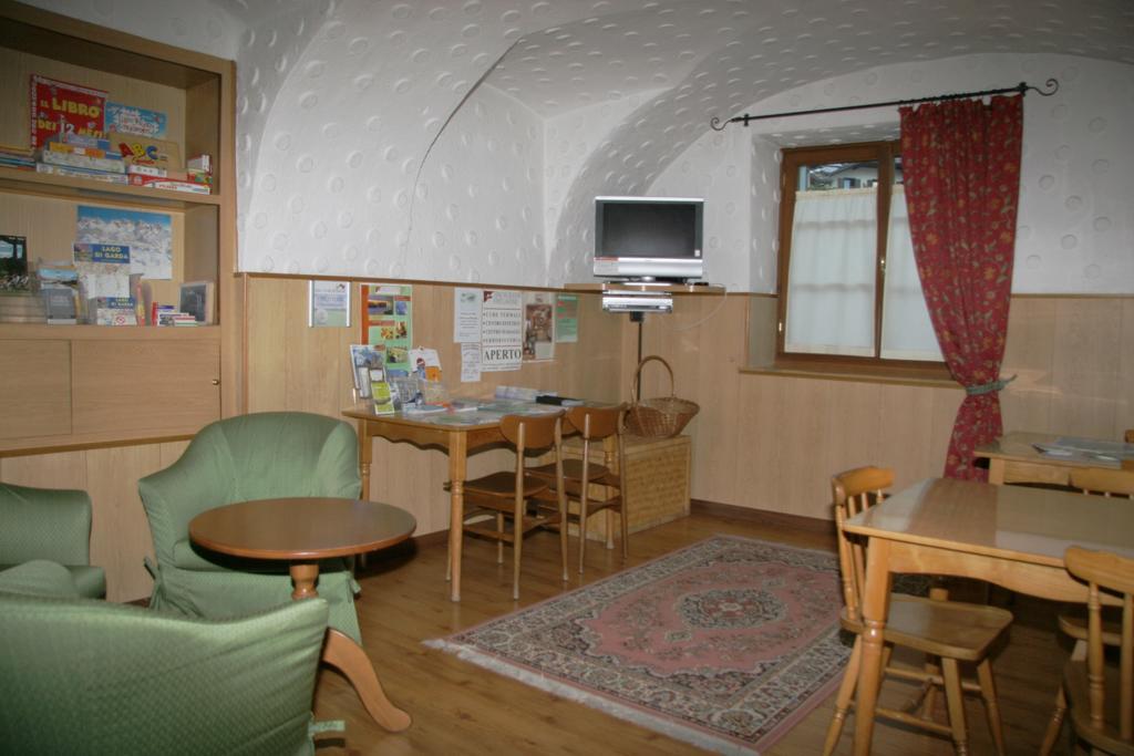 Albergo Garn\u00EC Cavento Pinzolo Exterior foto